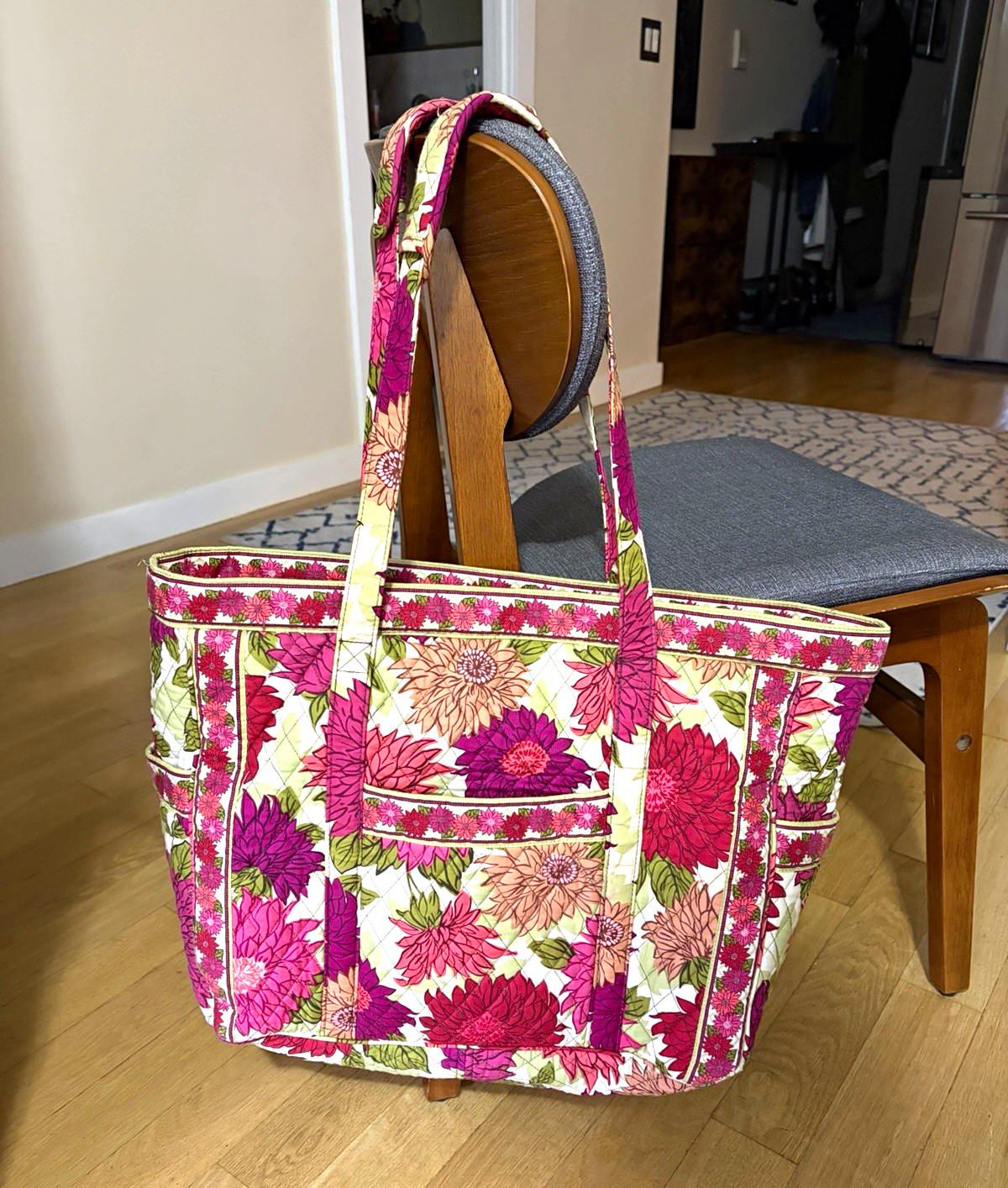 Vera Bradley Floral Quilted Tote Bag Multicolor Zip Closure w/ Inner Pockets
